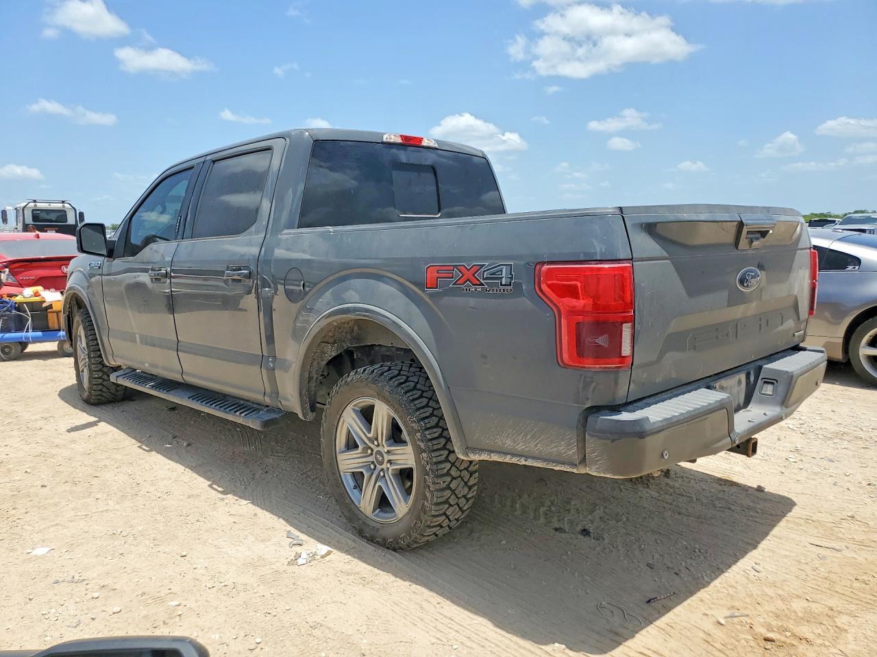 2018 Ford F150 - Фото 2
