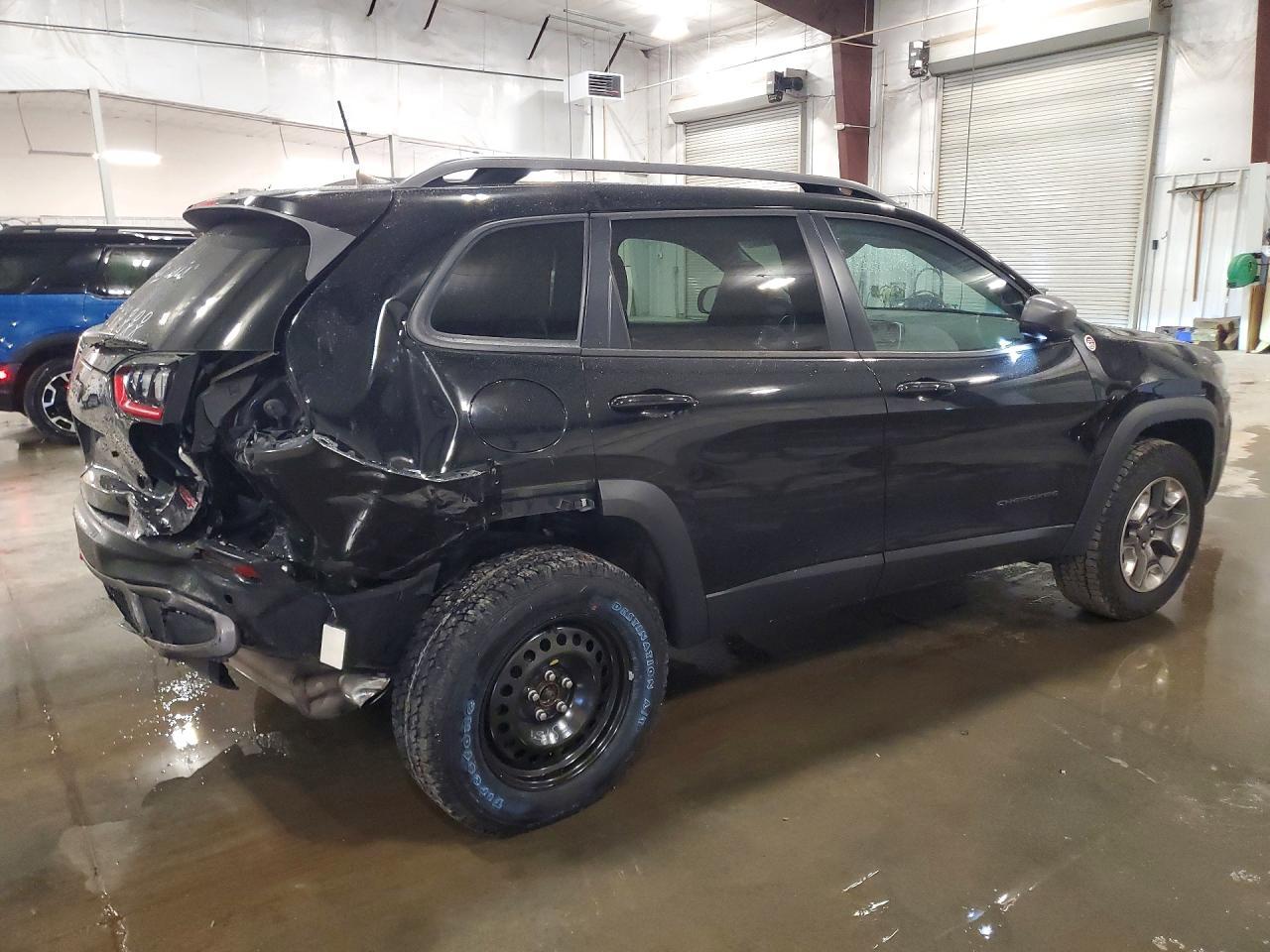 2019 Jeep Cherokee Trailhawk - Image 3
