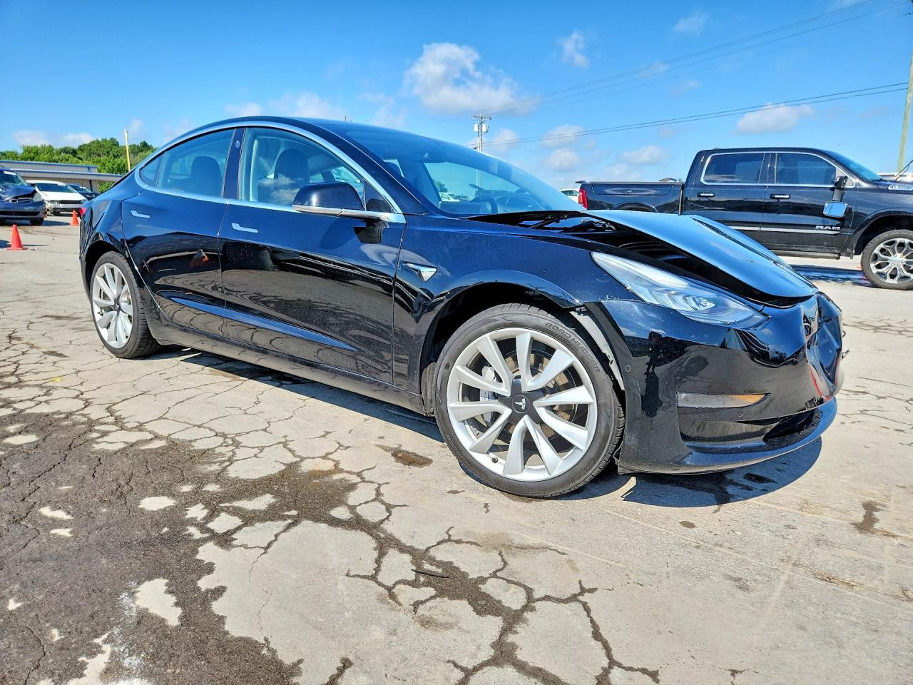 2019 Tesla Model 3 - Фото 4