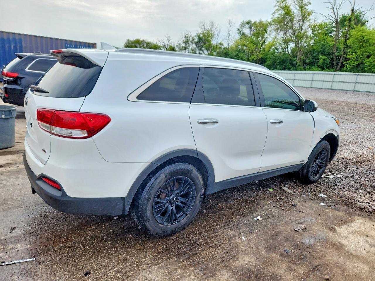 2017 Kia Sorento Lx - Image 3
