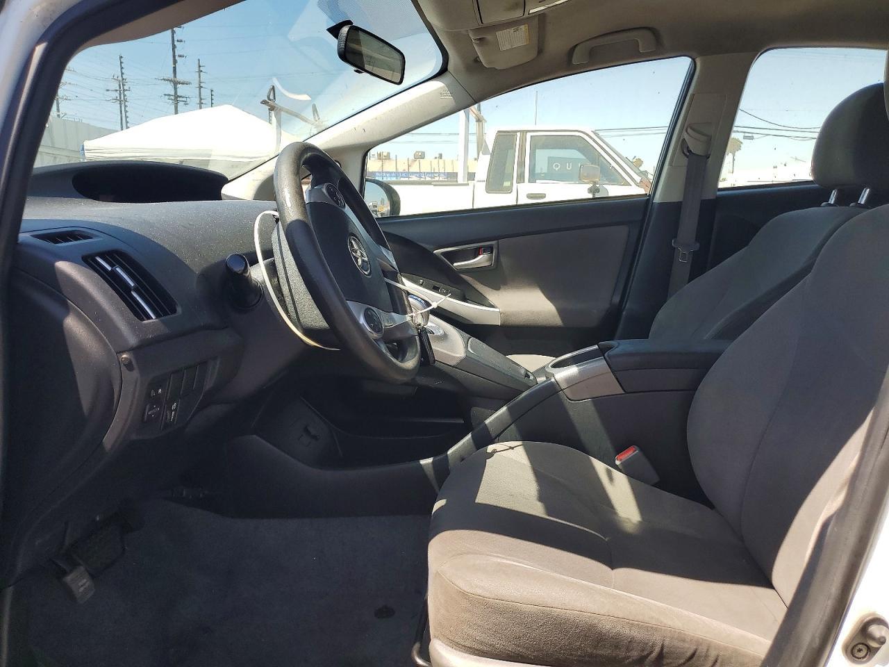 2015 Toyota Prius I - Фото 7