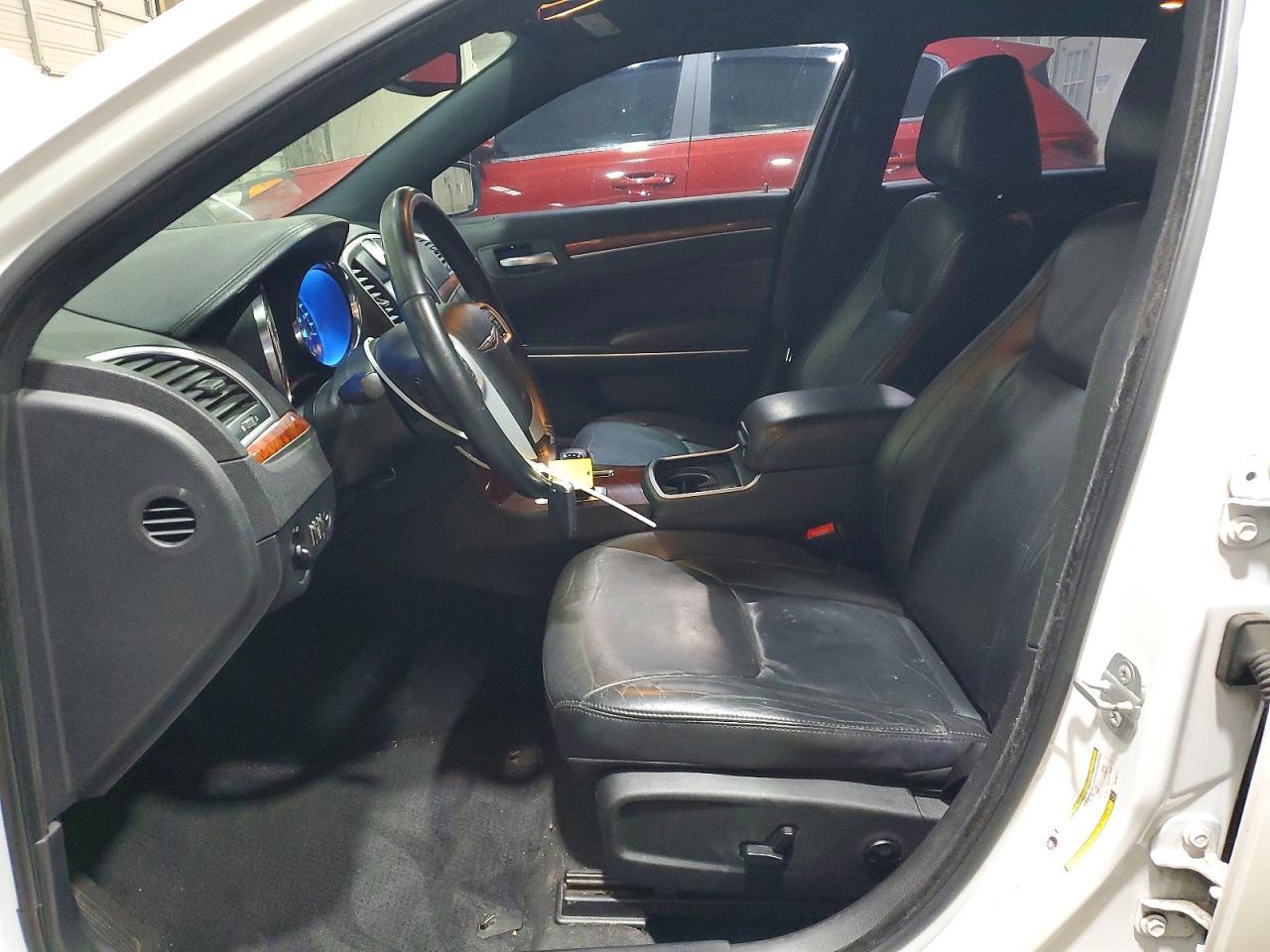 2014 Chrysler 300 - Фото 7