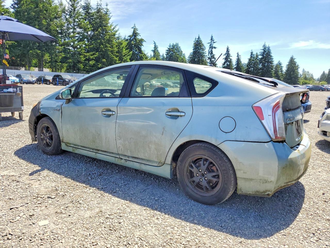 2013 Toyota Prius Two - Фото 2