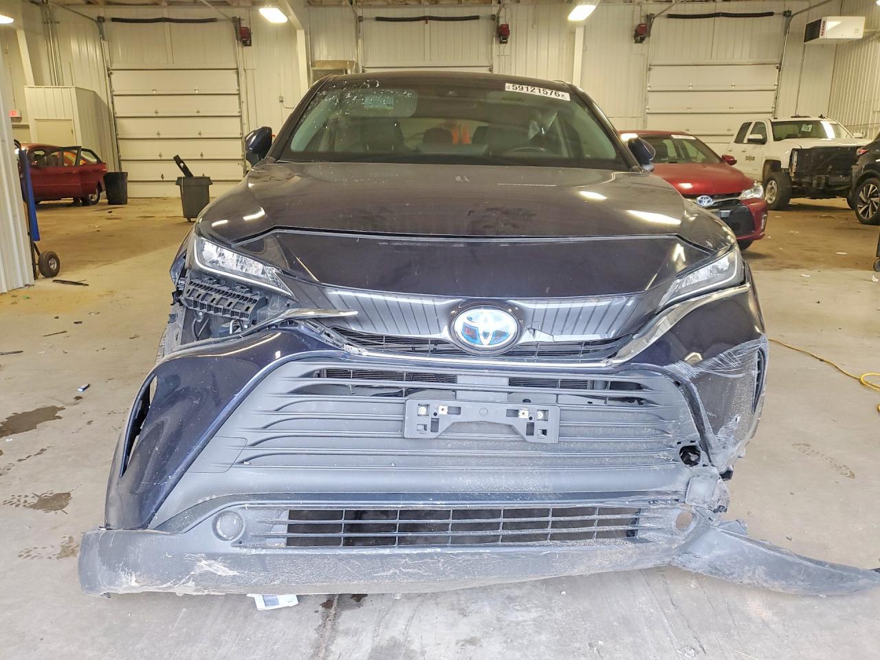 2021 Toyota Venza Le - Фото 5