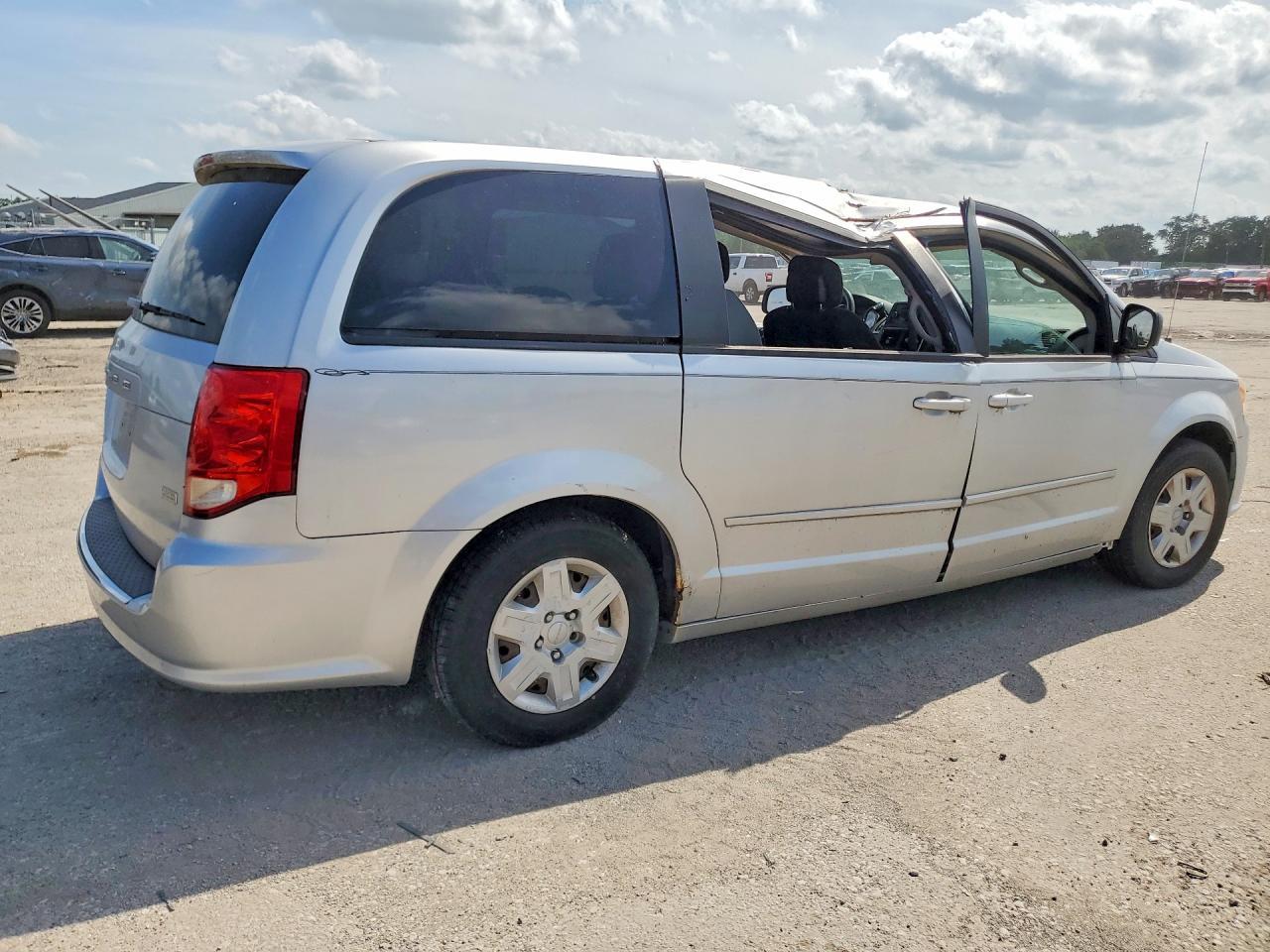 2011 Dodge Grand Caravan Express - Фото 3