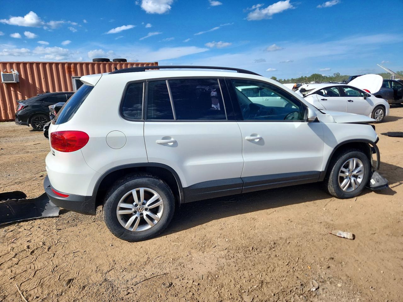 2016 Volkswagen Tiguan S - Image 3