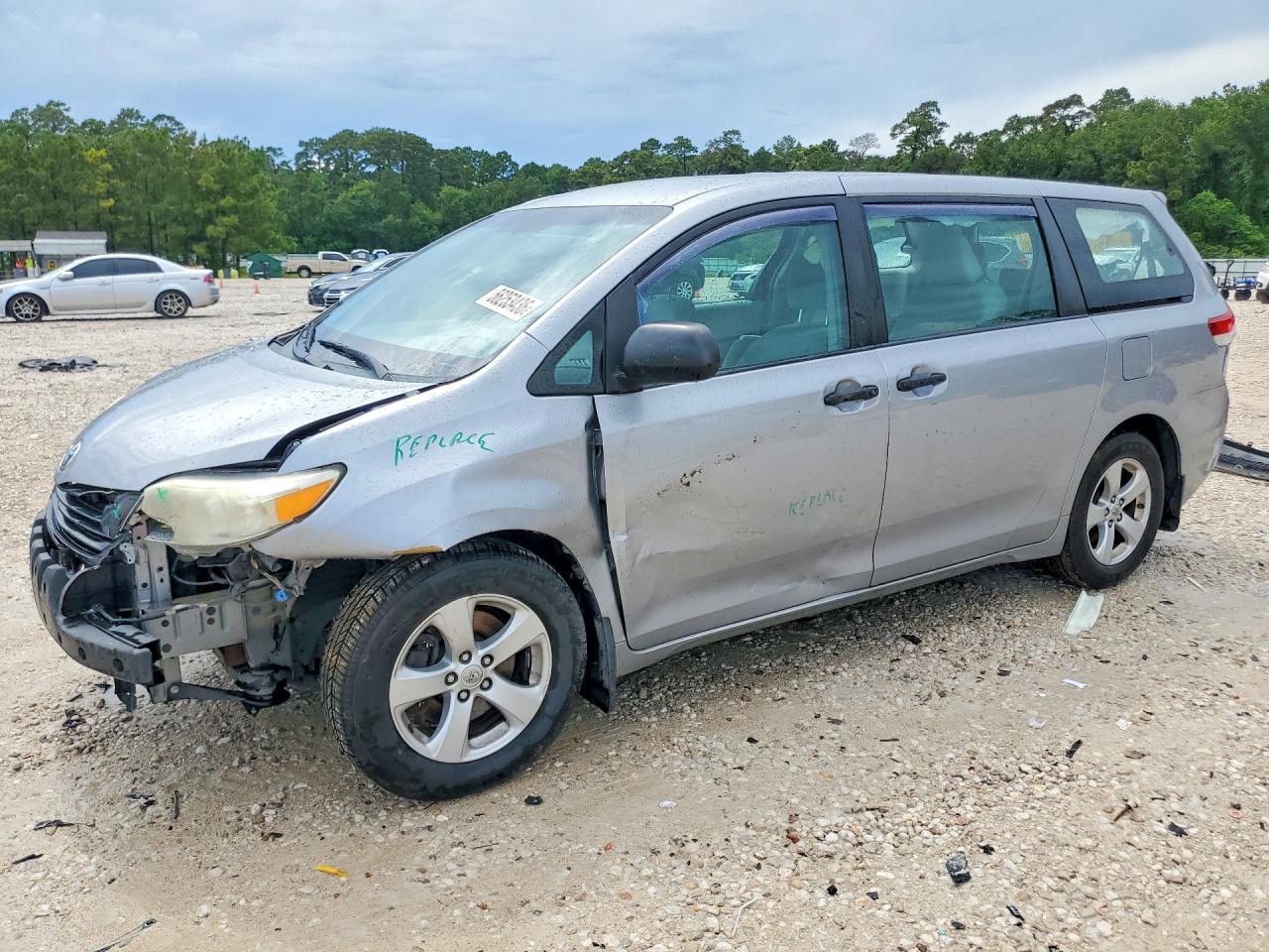 2013 Toyota Sienna L 7-Passenger