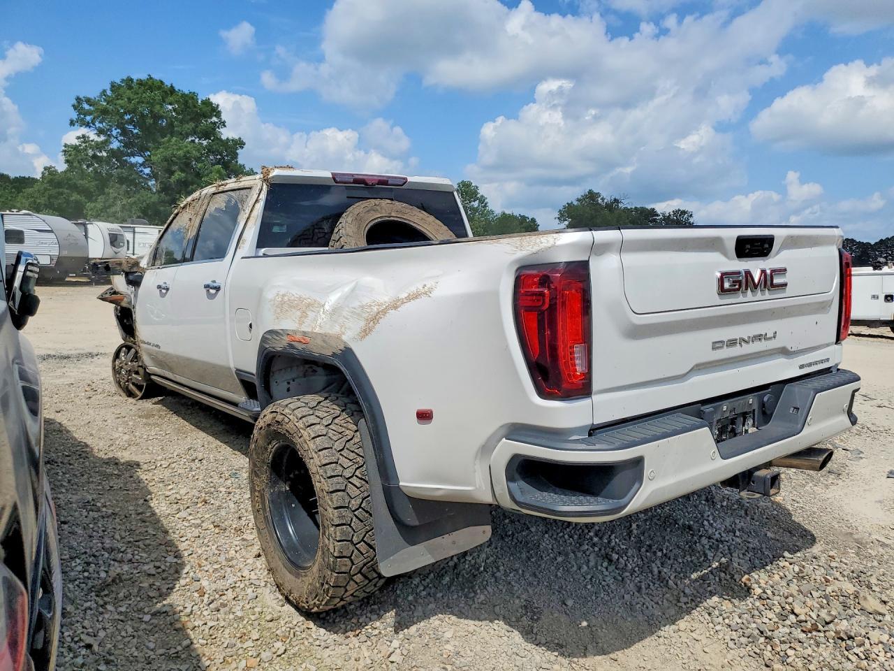 2021 GMC Sierra K3500 Denali - Image 2