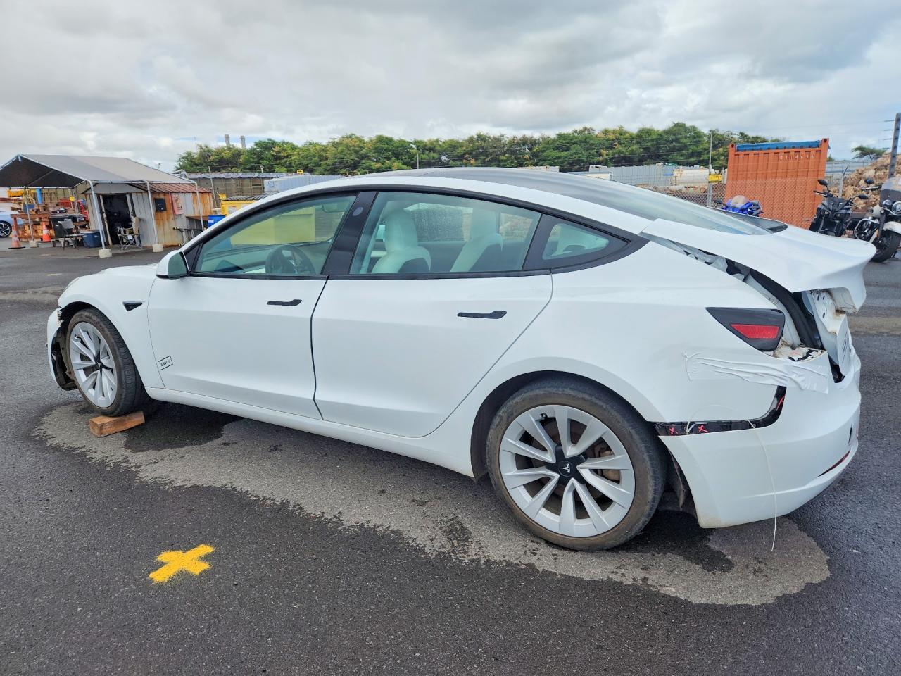 2023 Tesla Model 3 - Фото 2