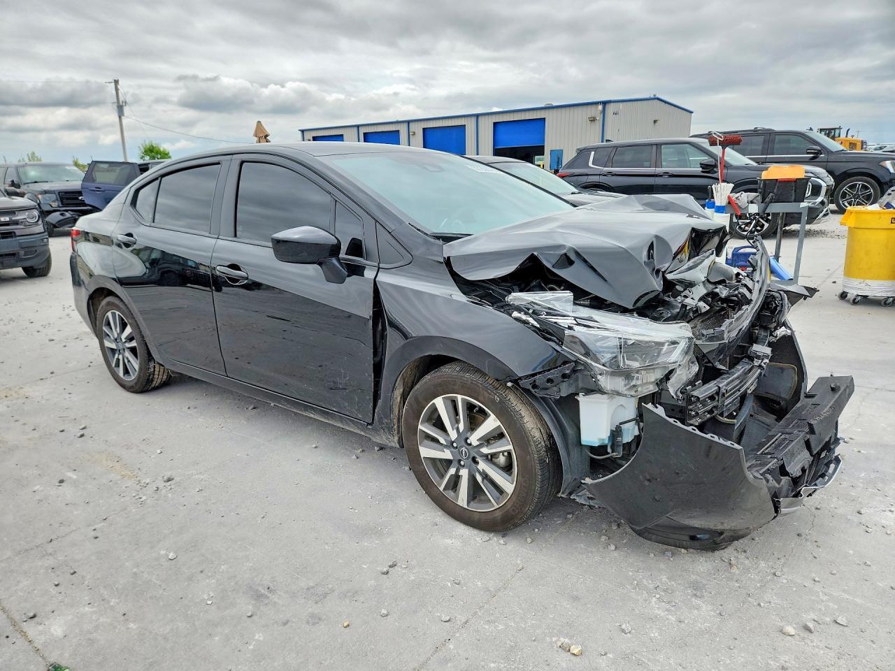 2025 Nissan Versa Sv - Фото 4