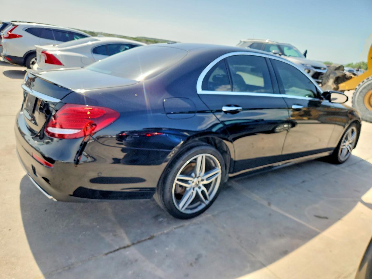 2019 Mercedes-Benz E 300 - Image 3