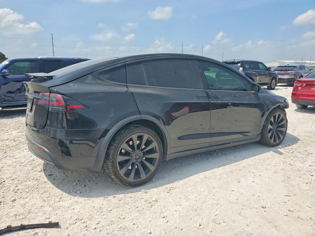 2022 Tesla Model X - Image 3