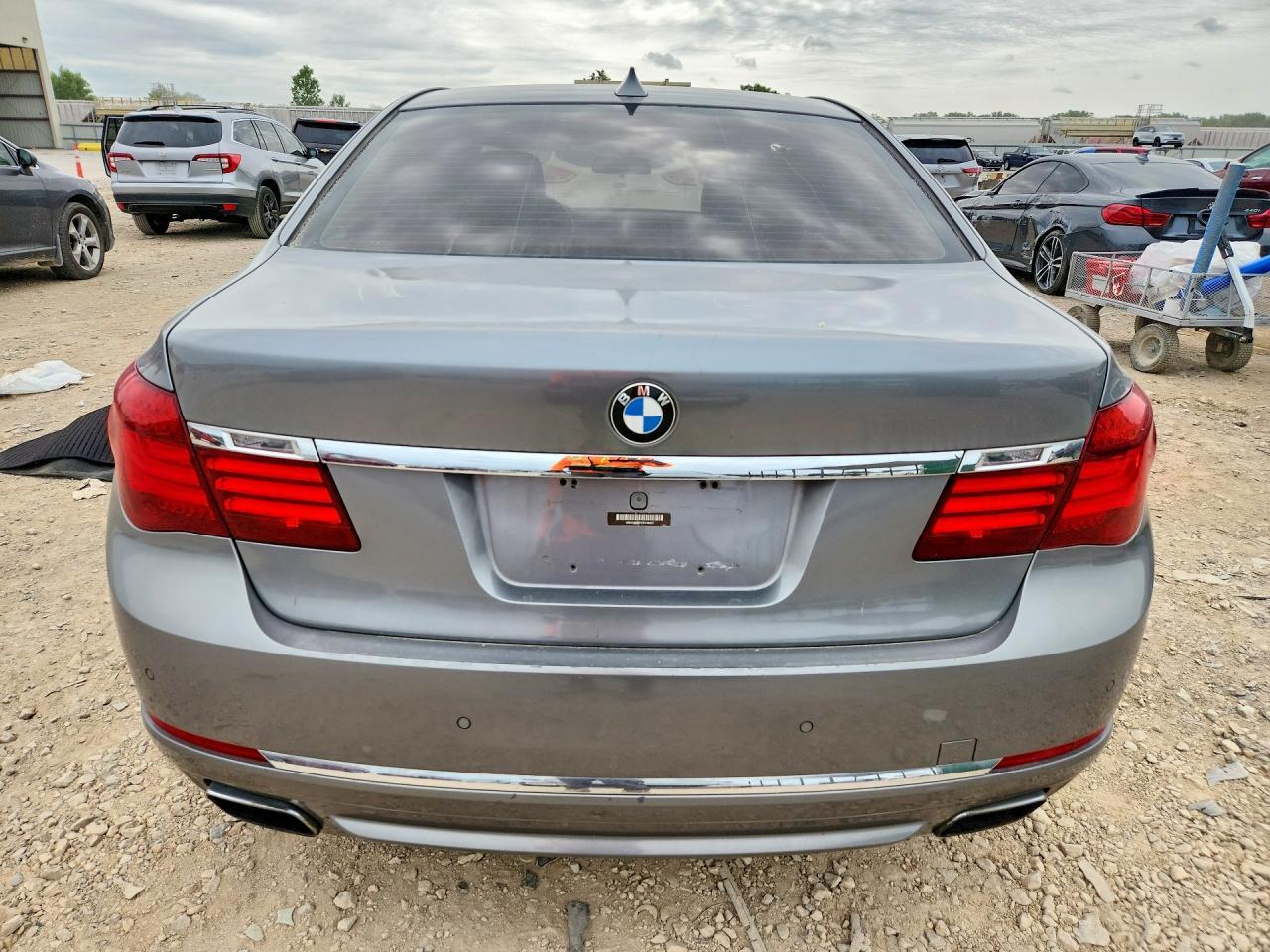 2014 BMW 740 I - Image 6
