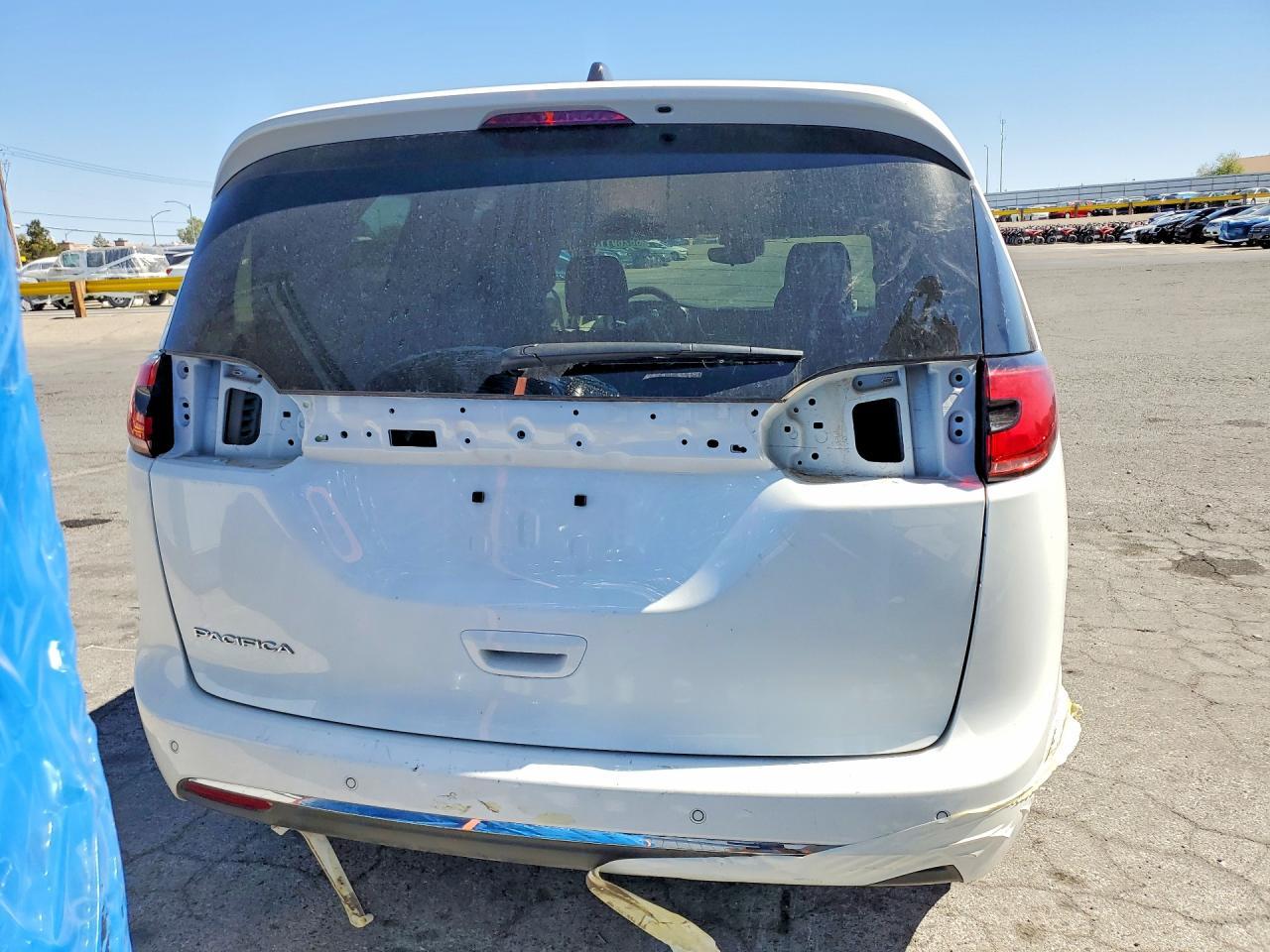 2024 Chrysler Pacifica Touring L - Image 6