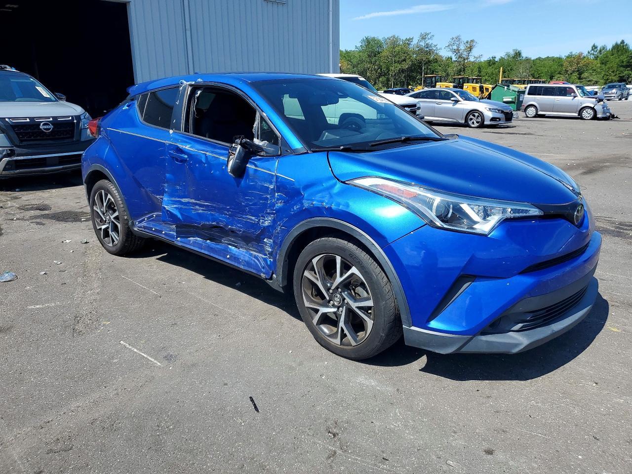2018 Toyota C-Hr Xle - Image 4