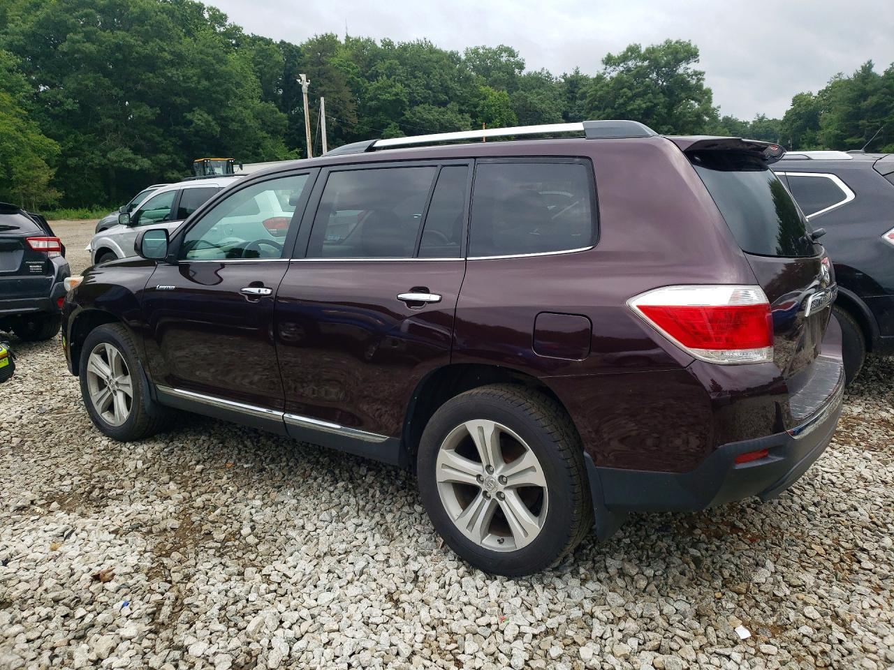 2013 Toyota Highlander Limited - Image 2