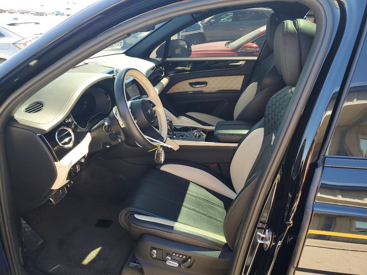 2022 Bentley Bentayga - Фото 7
