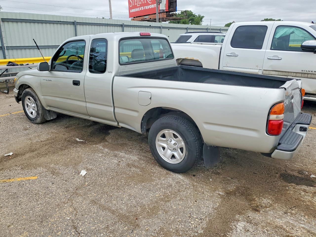 2005 Toyota Tacoma - Image 2