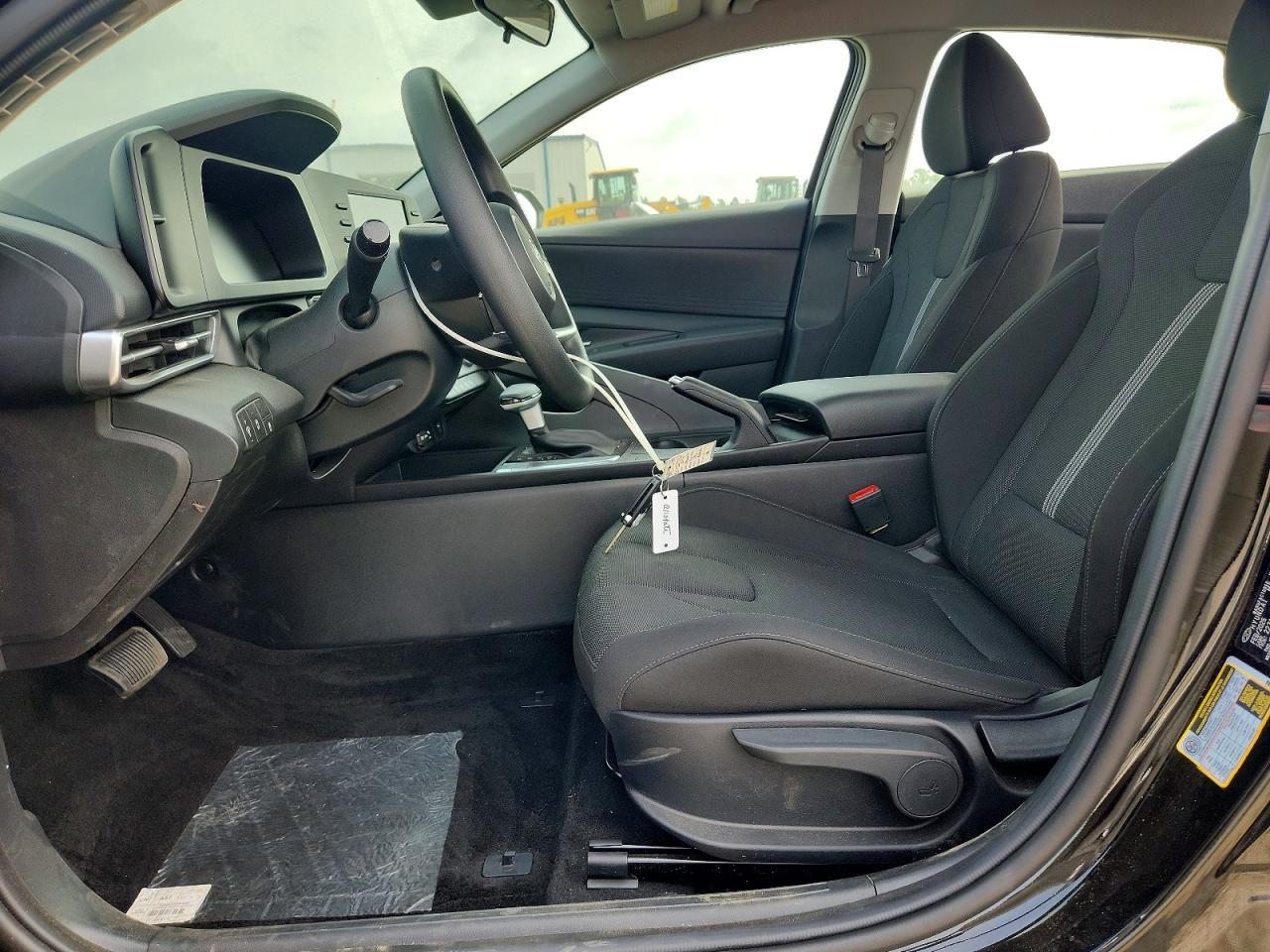 2026 Hyundai Elantra Se - Image 7