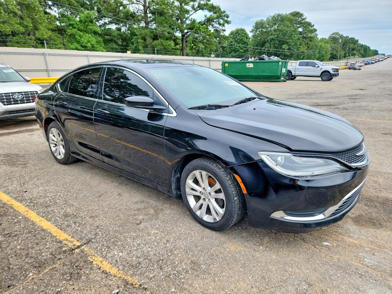2016 Chrysler 200 Limited - Image 4
