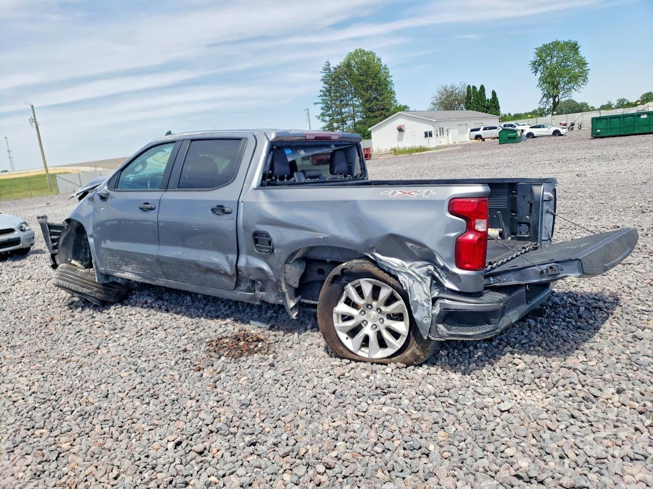 2021 Chevrolet Silverado K1500 Custom - Фото 2