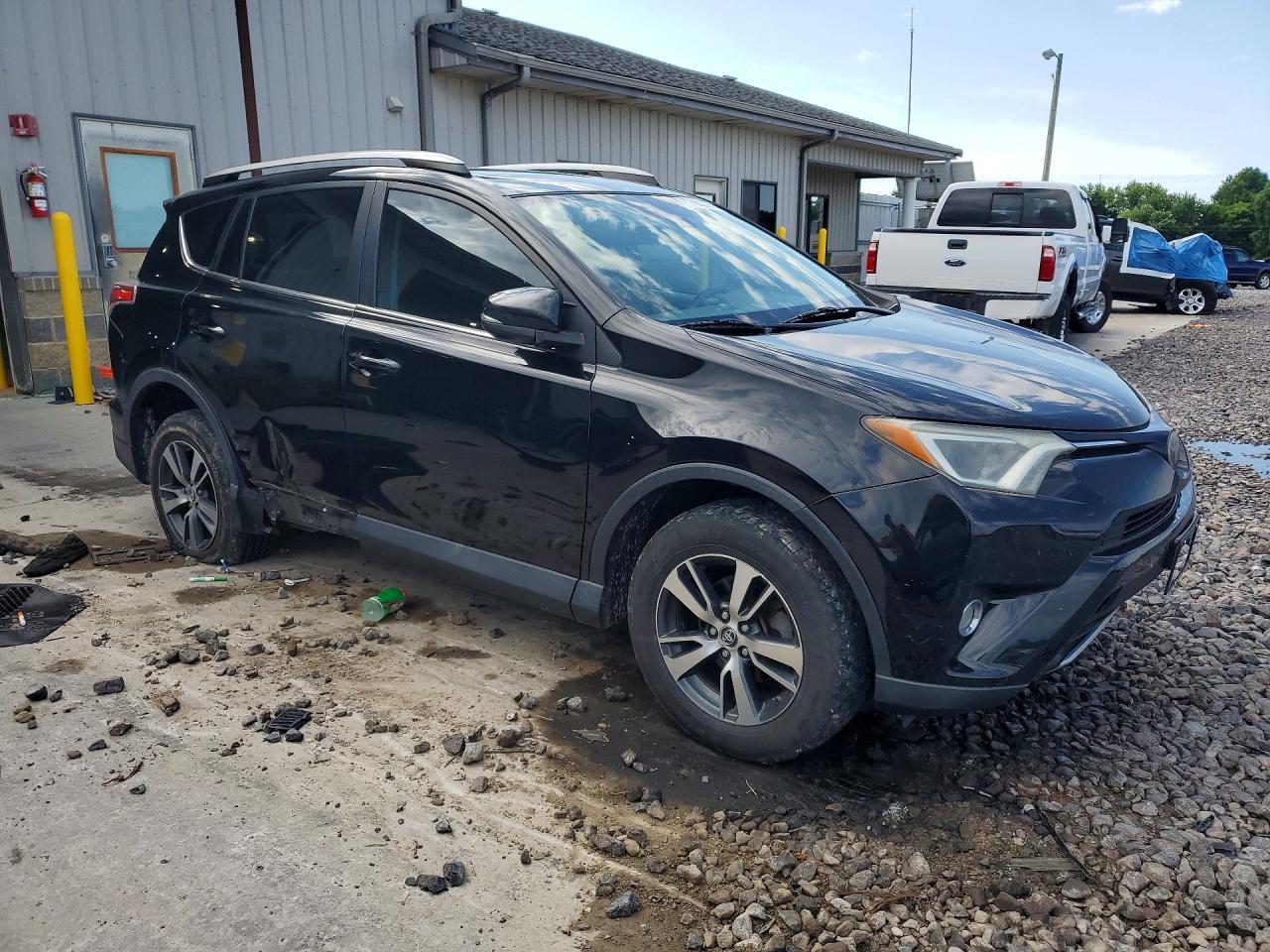 2017 Toyota Rav 4 - Фото 4