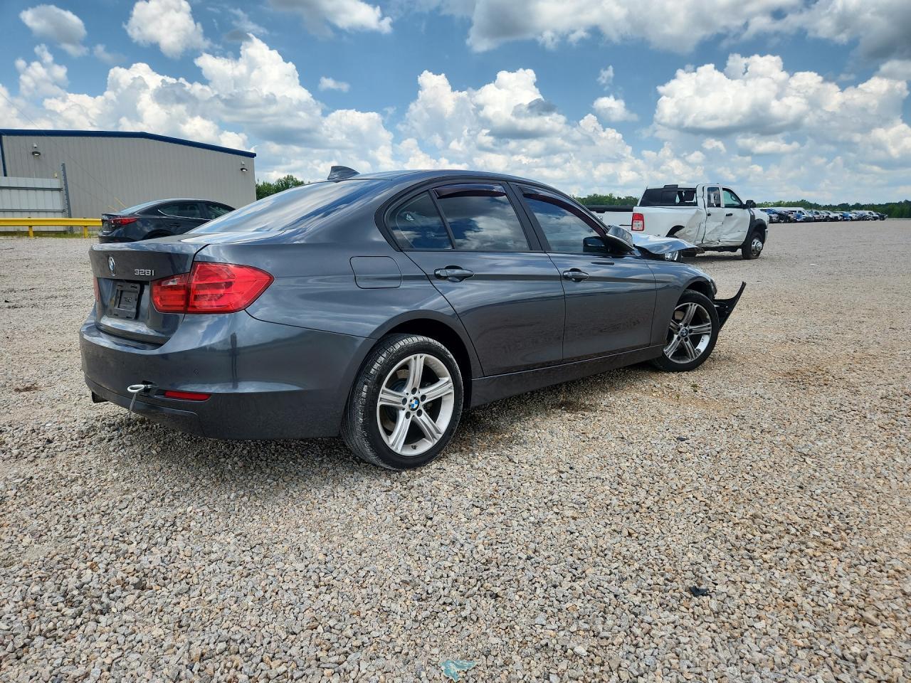 2014 BMW 328 I - Фото 3