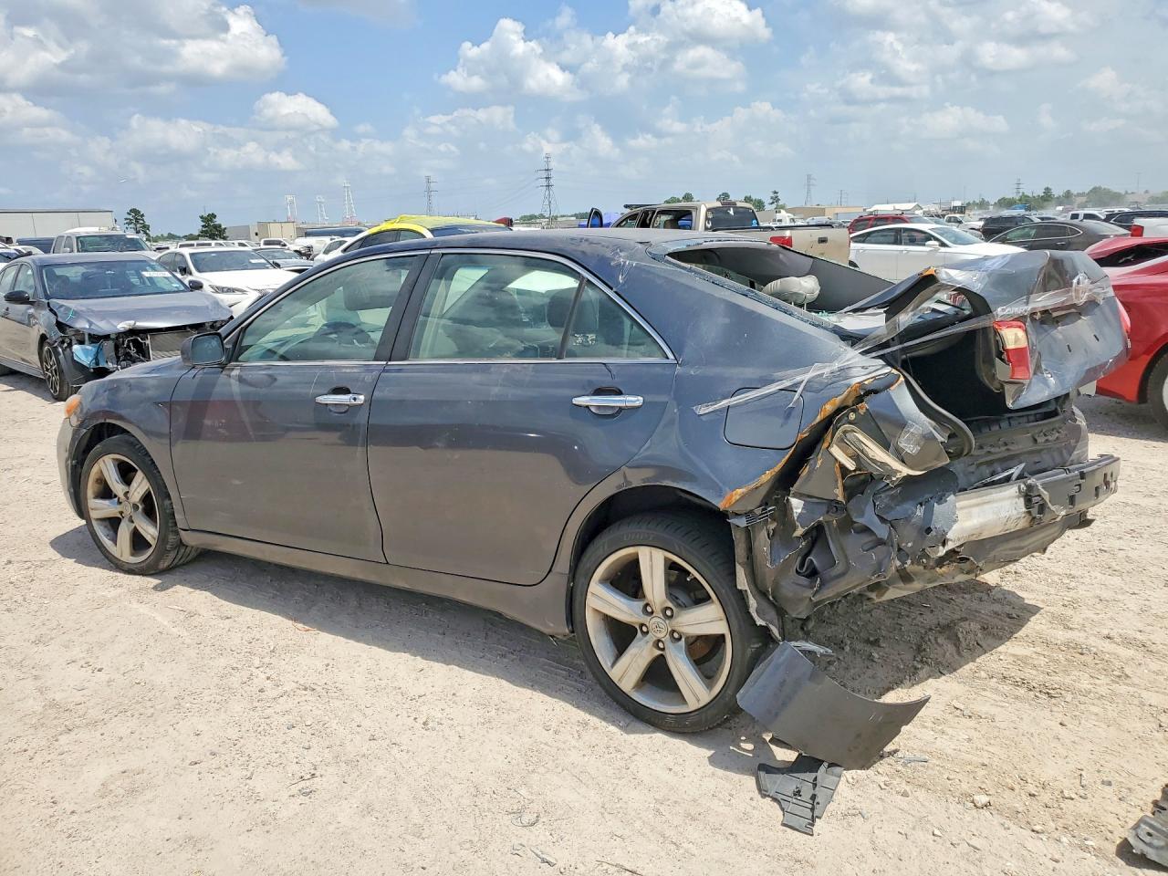 2008 Toyota Camry Le - Фото 2