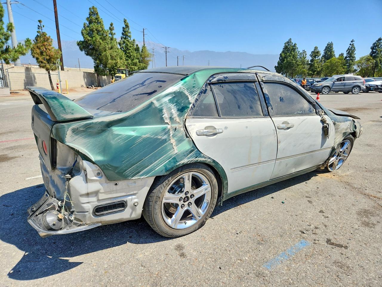 2004 Lexus Is 300 - Image 3