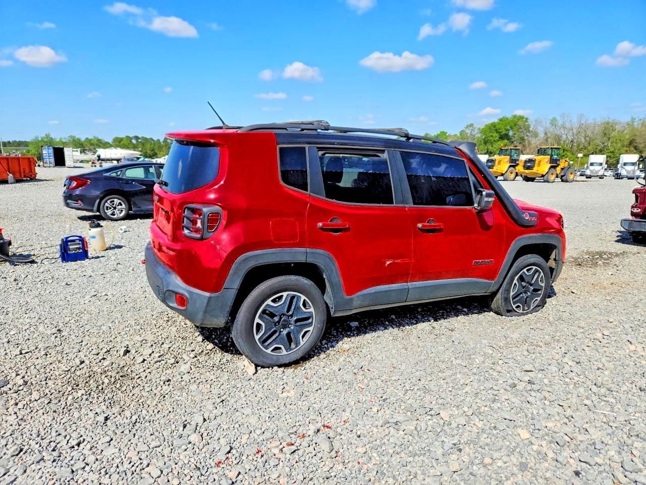 2016 Jeep Renegade Trailhawk - Фото 3