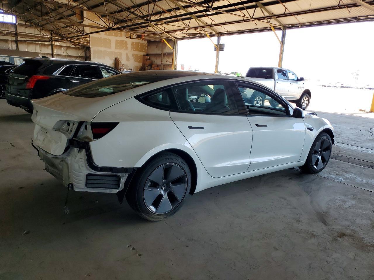 2023 Tesla Model 3 - Фото 3