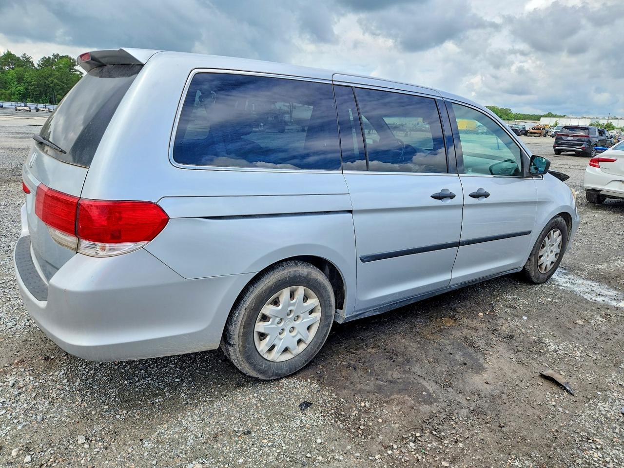 2010 Honda Odyssey Lx - Image 3