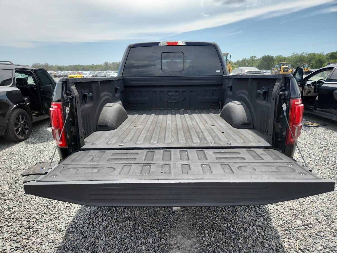 2016 Ford F150 Supercrew - Фото 6