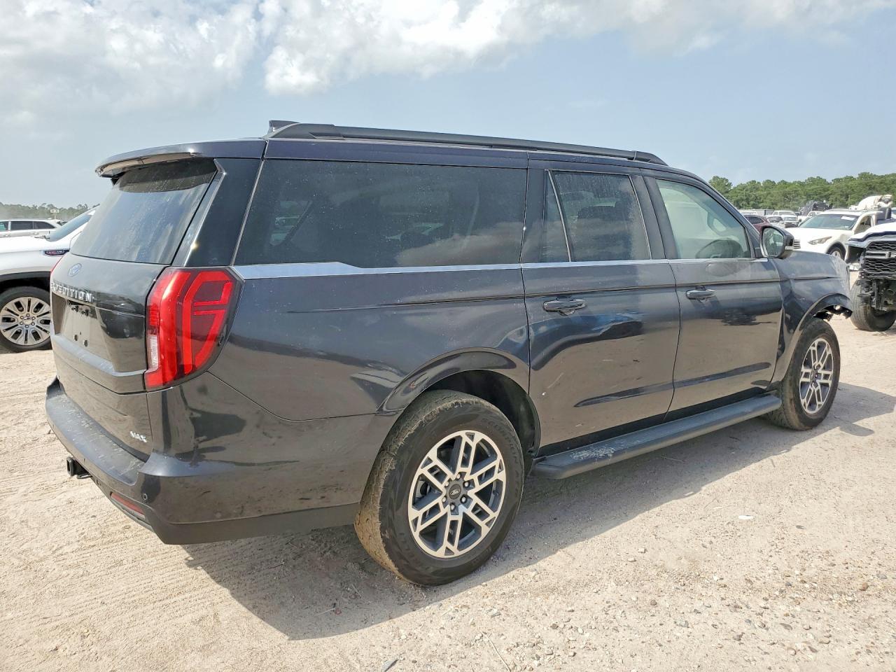 2025 Ford Exped 4X4 - Фото 3