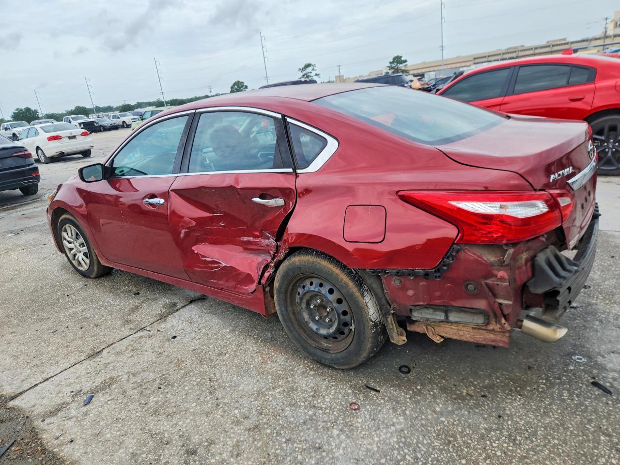 2016 Nissan Altima 2.5 S - Фото 2