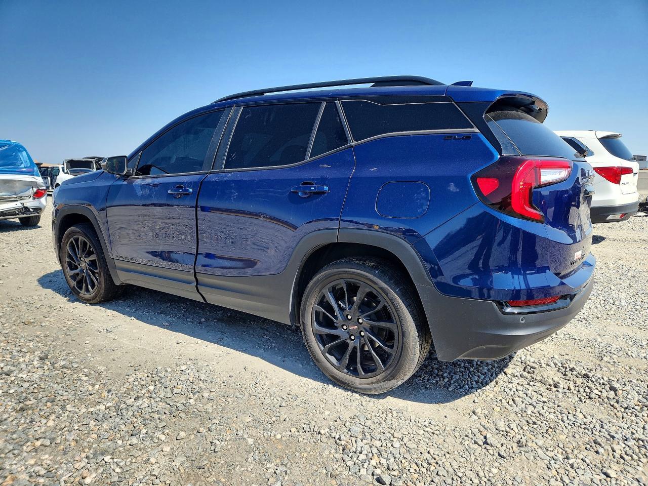 2023 GMC Terrain Sle - Image 2