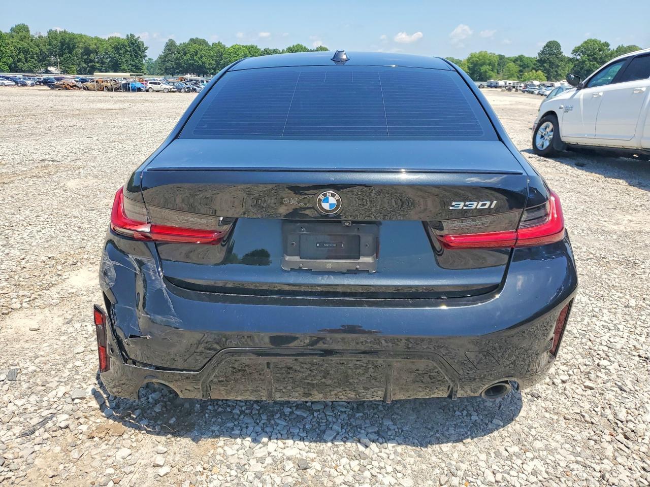 2024 BMW 330I - Фото 6