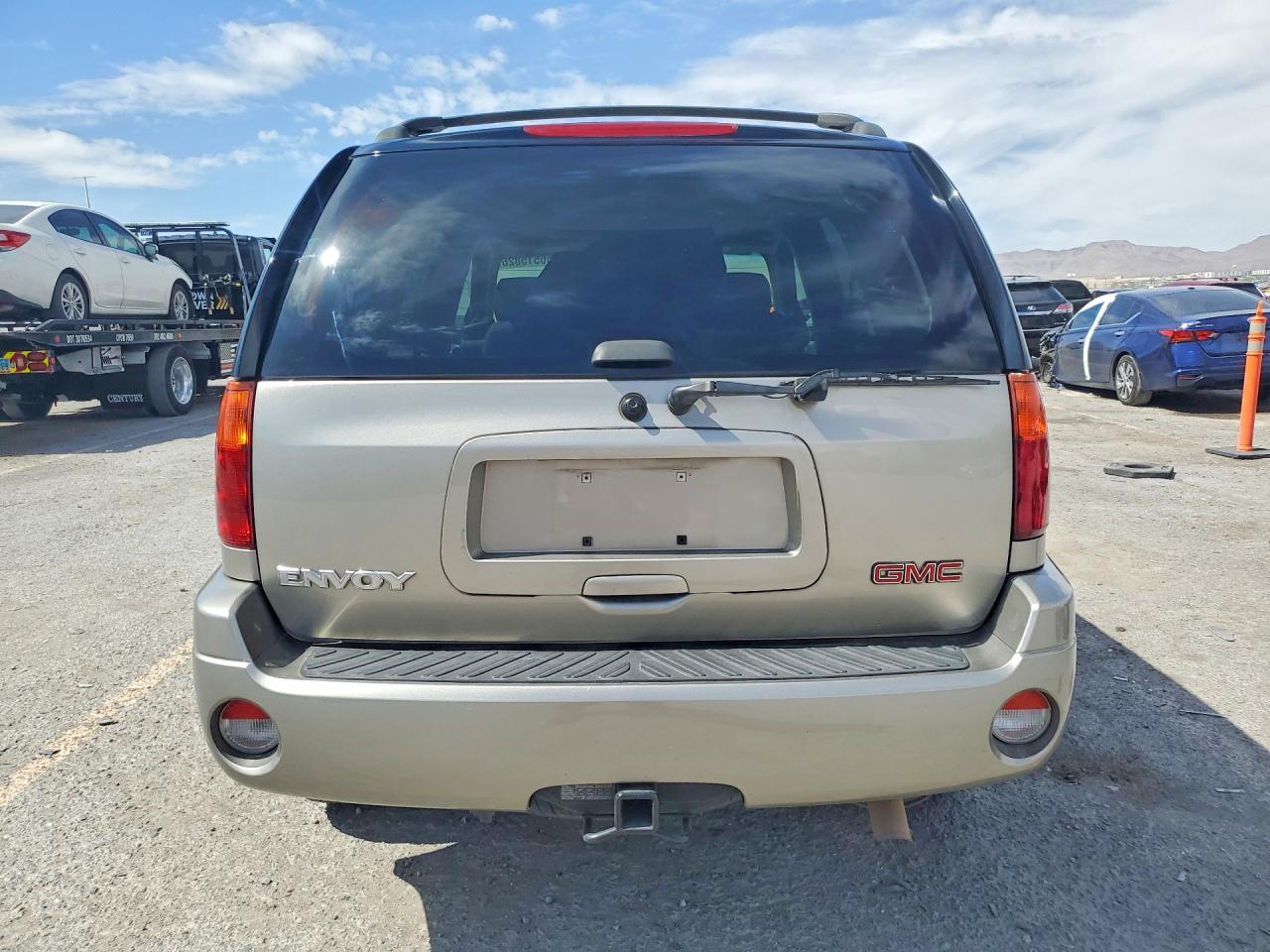 2002 GMC Envoy - Фото 6
