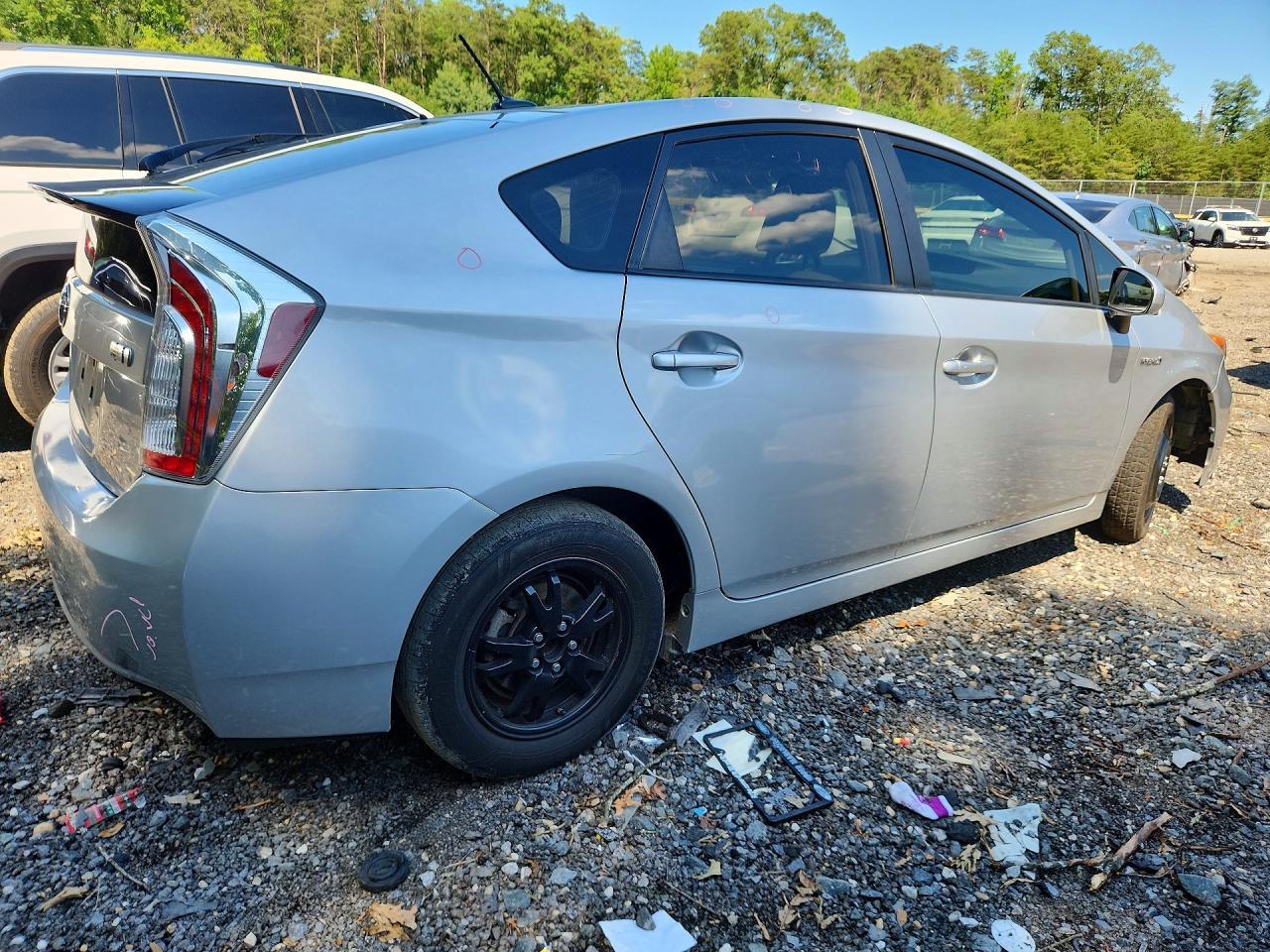 2015 Toyota Prius Three - Image 3