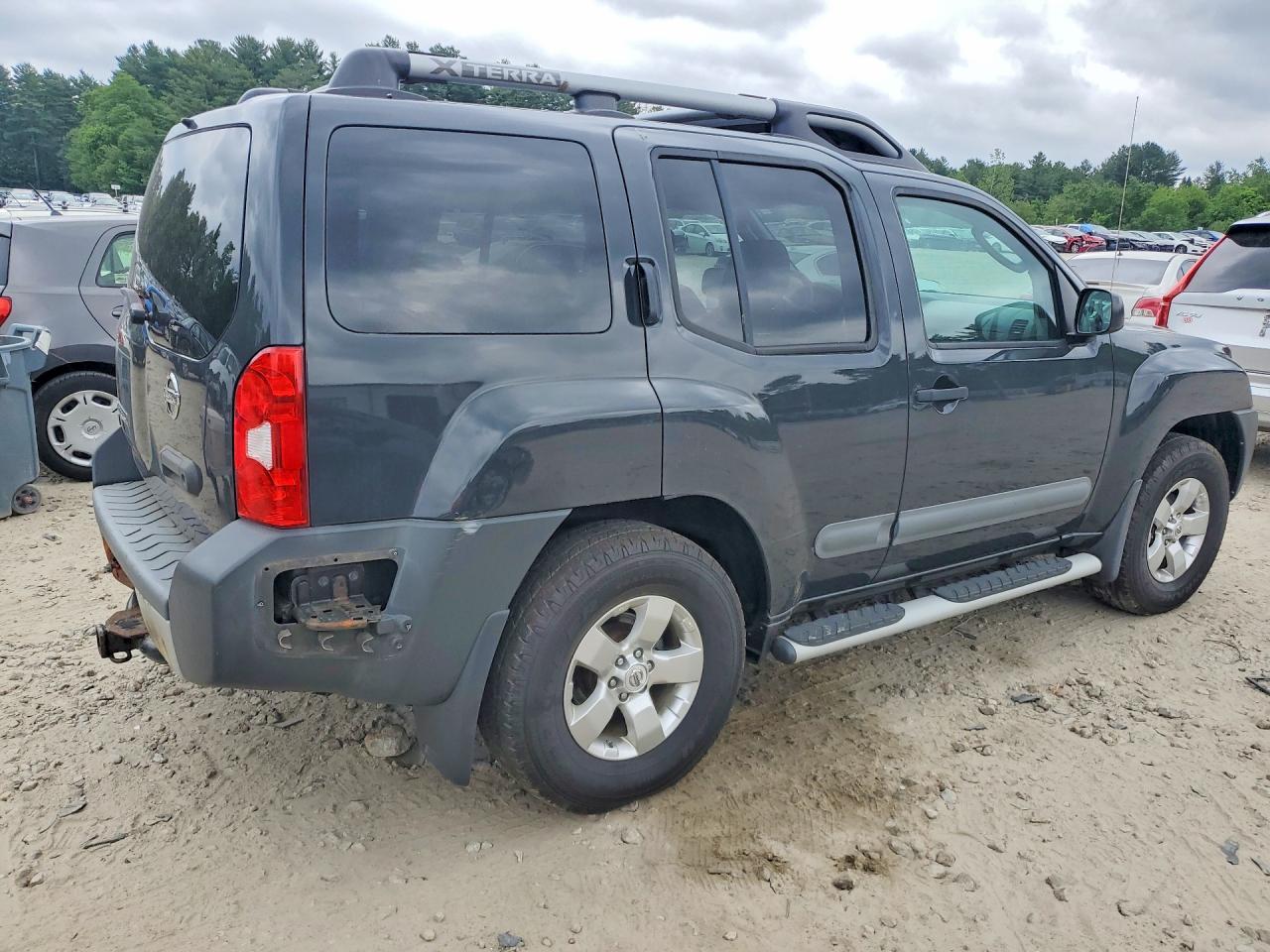 2011 Nissan Xterra X - Фото 3