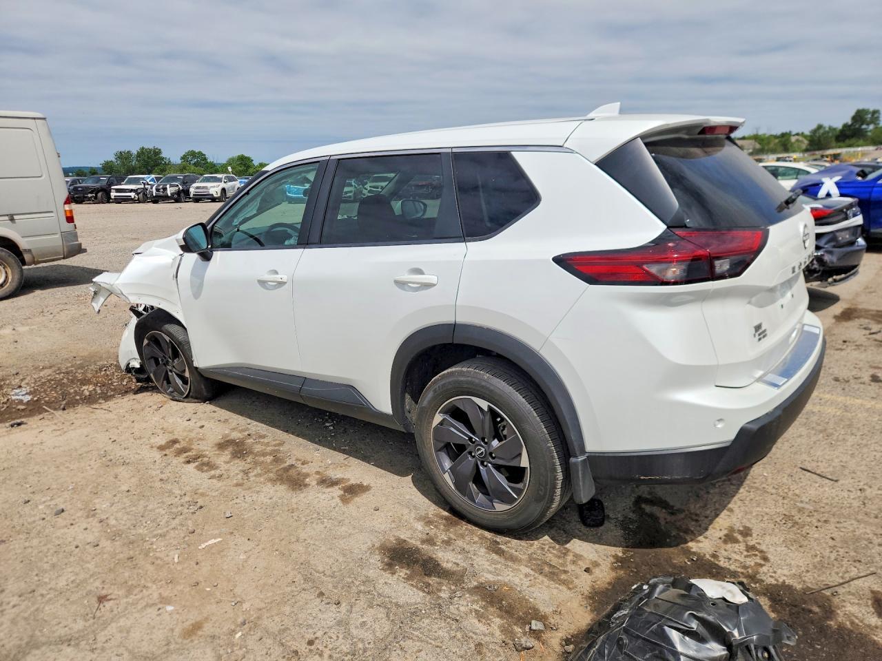 2025 Nissan Rogue Sv - Фото 2