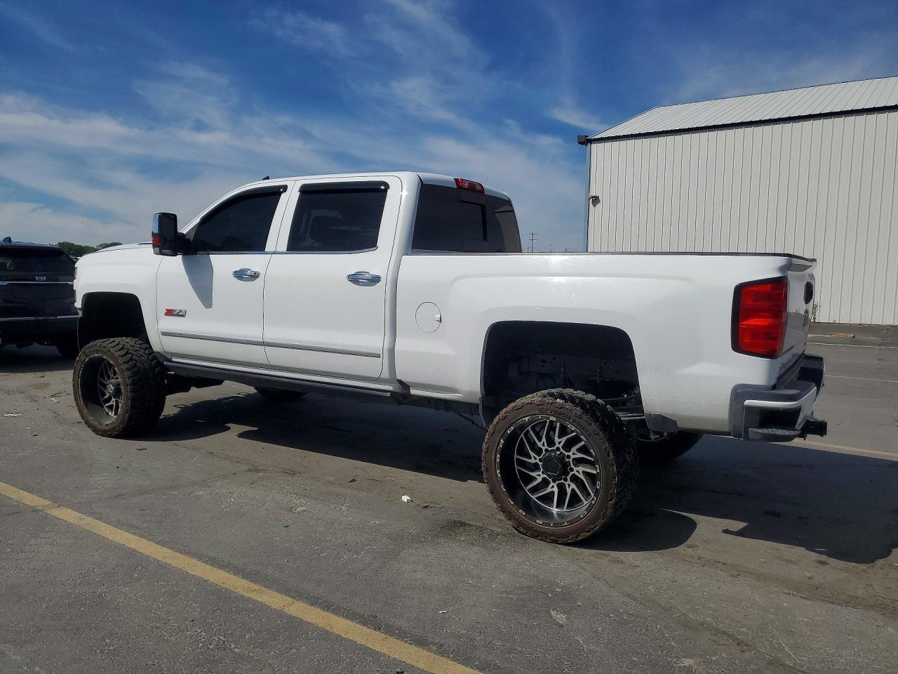 2017 Chevrolet Silverado K3500 Ltz - Image 2