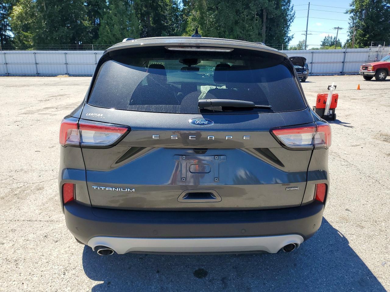 2020 Ford Escape Titanium - Image 6
