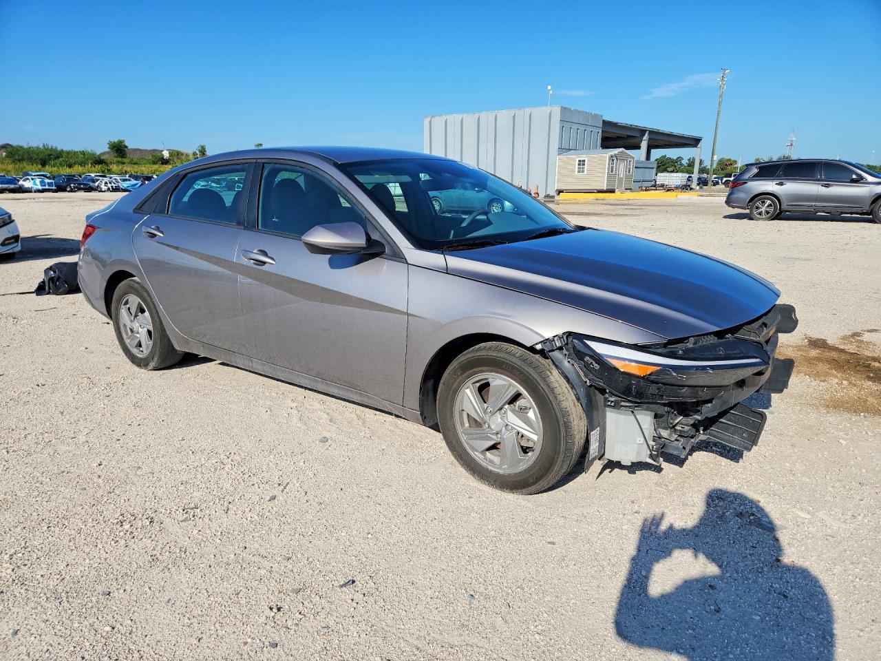 2025 Hyundai Elantra Se - Image 4