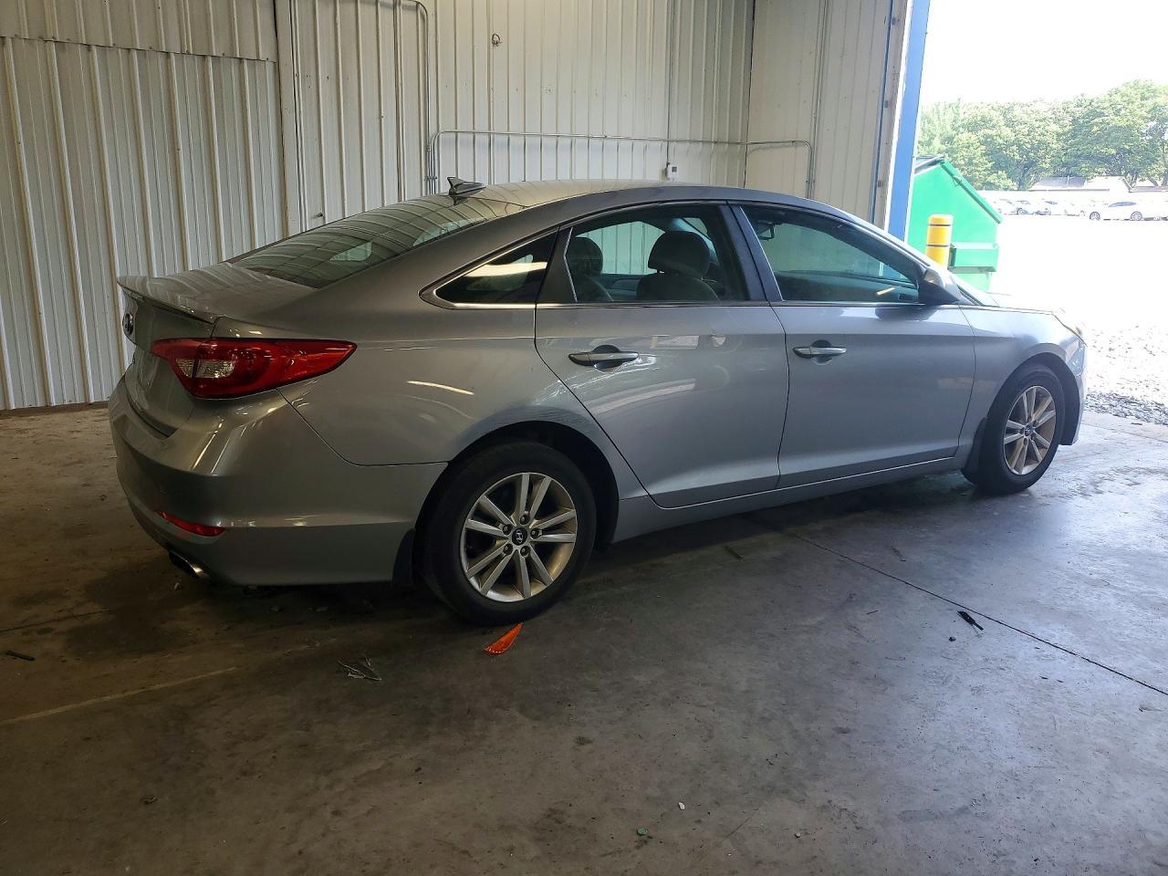 2015 Hyundai Sonata Se - Image 3