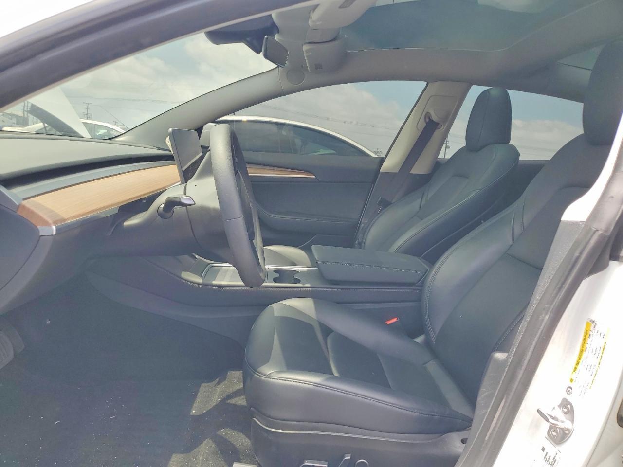 2023 Tesla Model 3 - Фото 7