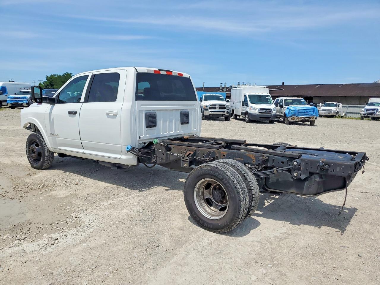 2022 Ram 3500 - Фото 2