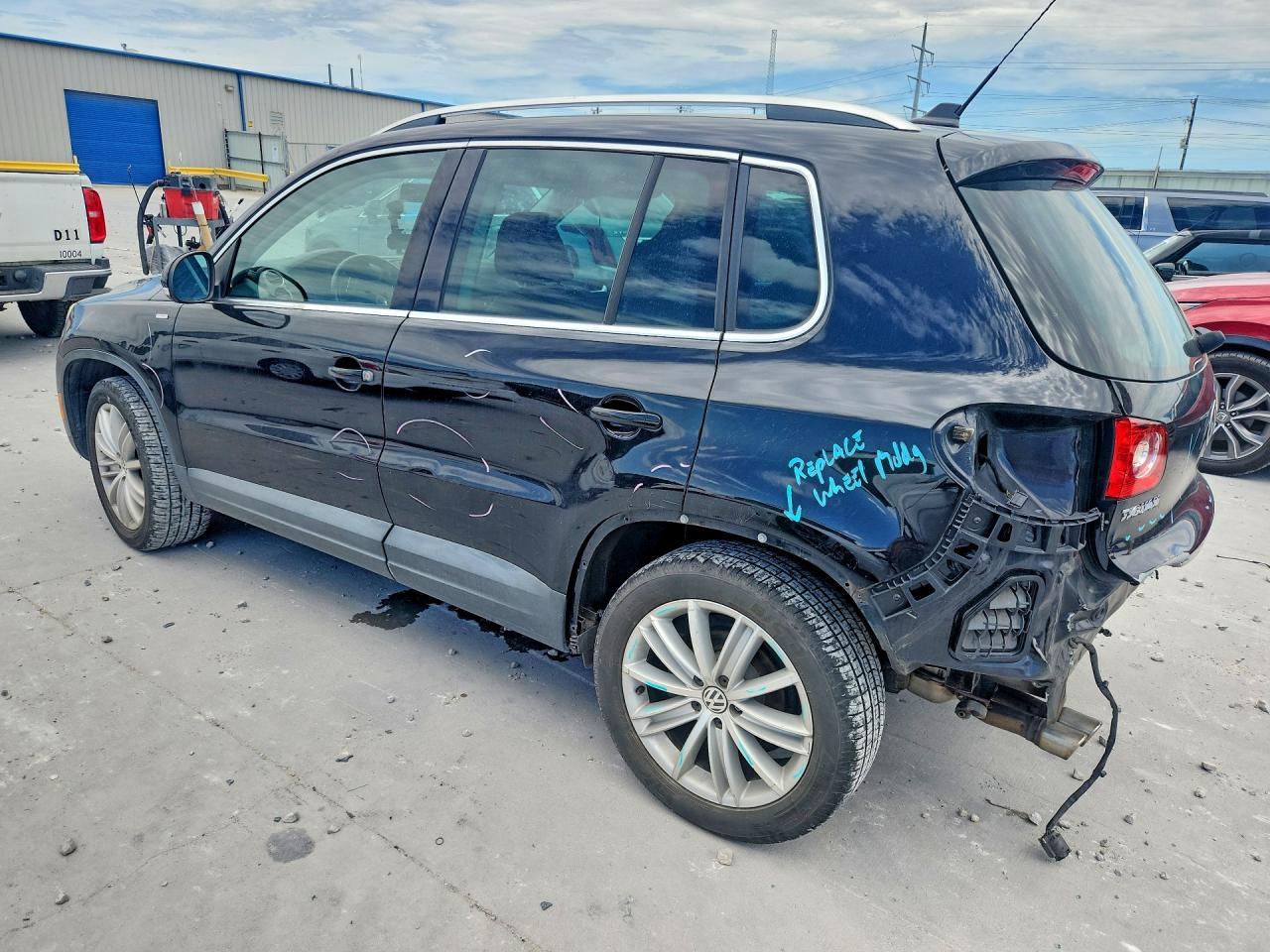 2010 Volkswagen Tiguan S - Фото 2
