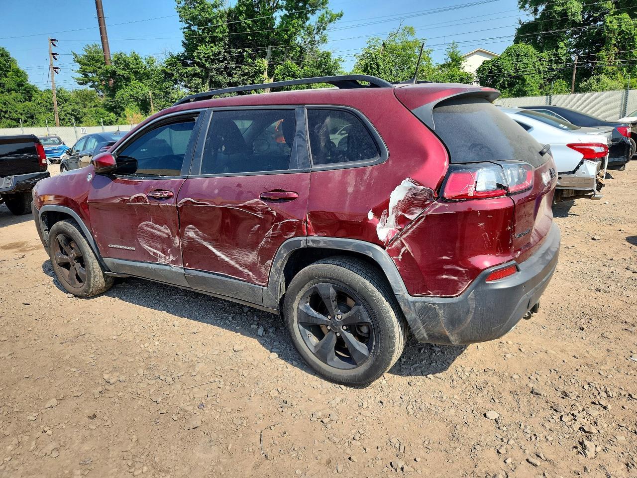 2019 Jeep Cherokee Latitude Plus - Image 2