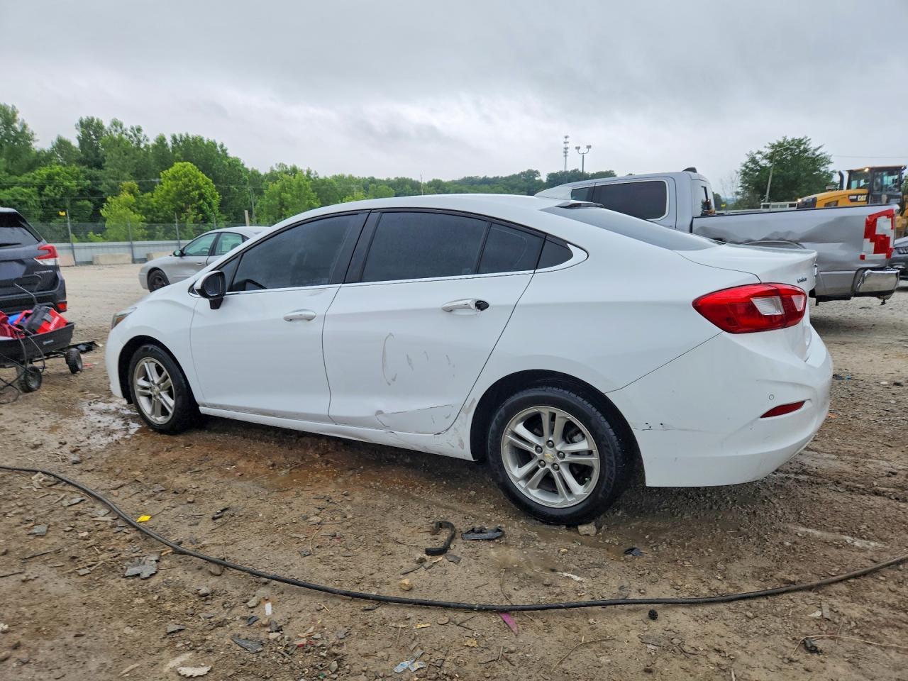 2017 Chevrolet Cruze Lt - Фото 2